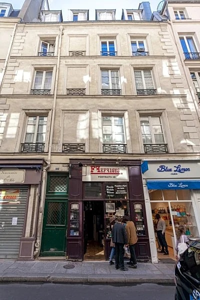 SAINT LOUIS in l’lle 1Bedroom apartment in Rue Pavée, Paris, France — photo 2