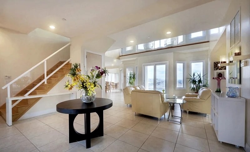 Luxury Oceanfront House! Pool+Jacuzzi facing the Ocean,call for Last min deals!! in Westhampton Beach, New York, United States — photo 3