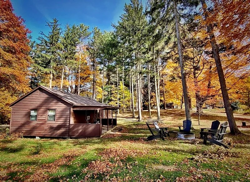 Cozy Cottage is inside a State Park with waterfront Access | Wayne County | Finger Lakes in Sodus, New York, United States — photo 4