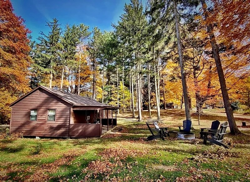 Cozy Cottage is inside a State Park with waterfront Access | Wayne County | Finger Lakes in Sodus, New York, United States — photo 4