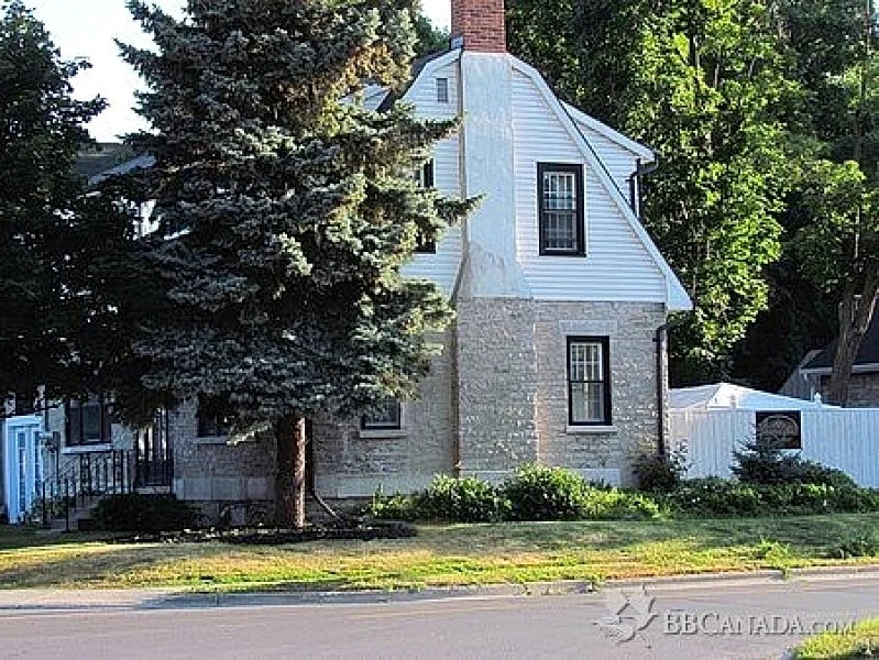 St. John’s Inn and B&B, Victorian Charm in East Hill Near Downtown Belleville
