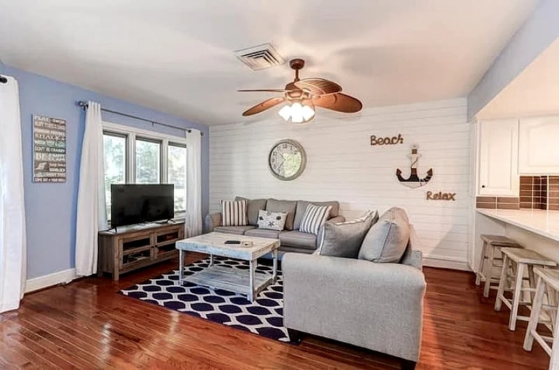 Port O Call, stunning renovated 1 bedroom, Great Complex pool. Enjoy private beach access right from the steps of the screen porch, the beach is just steps away! in Isle Of Palms, South Carolina, United States — photo 2