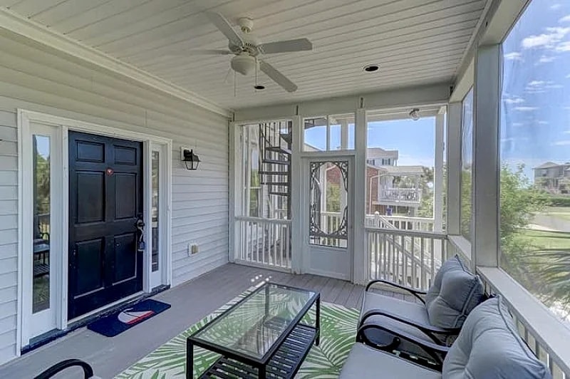 Updated Family Beach House! Short walk to the beach, Partial Ocean Views, $250 Vayk Gear Credit! in Isle Of Palms, South Carolina, United States — photo 4