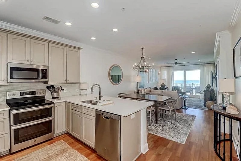 Ocean Point Villa 301- Penthouse Condo Panoramic Ocean Views & Beach Access Across the Street in Folly Beach, South Carolina, United States — photo 4
