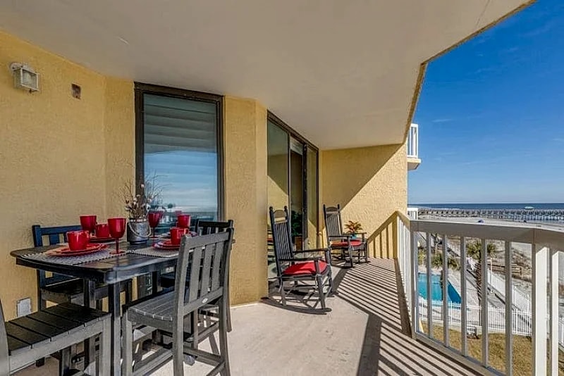 Charleston Oceanfront Villa 306 ~ Folly Beach ~ 2 community pools ~ Walking distance to downtown! in Folly Beach, South Carolina, United States — photo 5