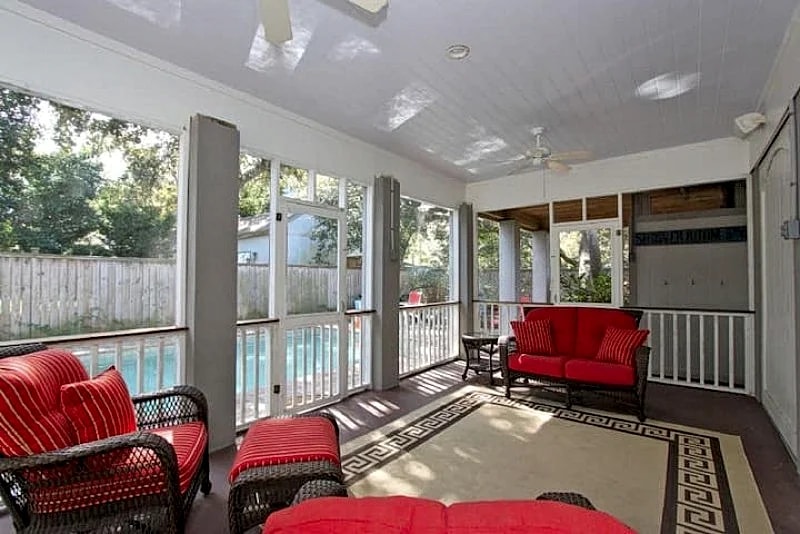 Amazing Island Home, Private Pool, Close to the Beach! $250 Vayk Gear Credit! in Isle Of Palms, South Carolina, United States — photo 2