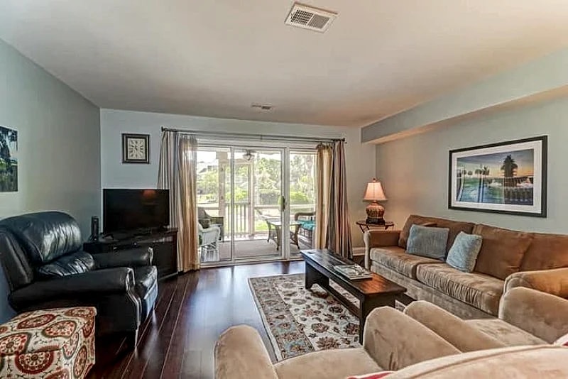 Incredible 1 Bedroom Condo, Renovated, Steps from Beach in Isle Of Palms, South Carolina, United States — photo 3