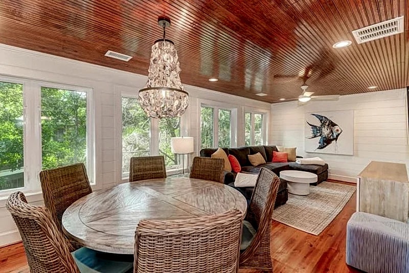 Immaculate house in the center of the resort! $250 Vayk Gear Credit in Isle Of Palms, South Carolina, United States — photo 3