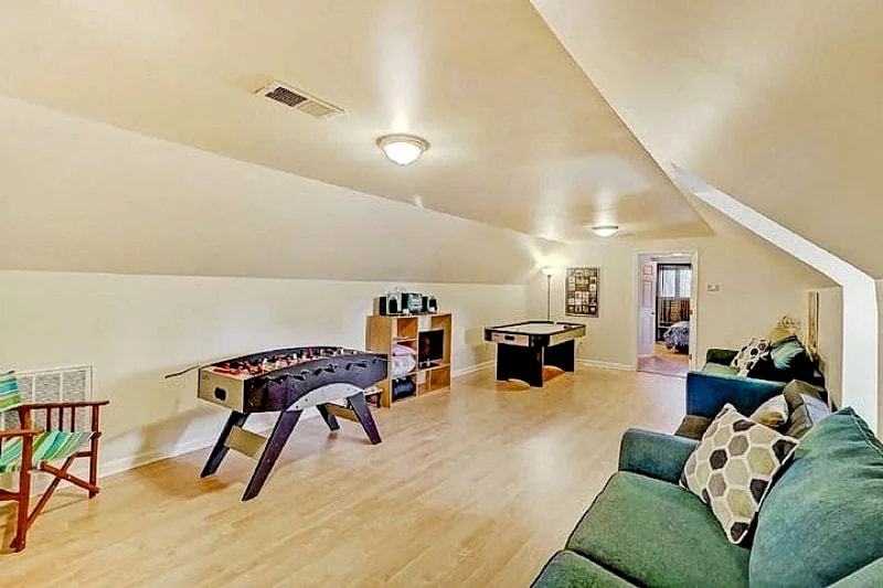 Palms II- Large Southern Beach Home with Game Room- Short Walk to Beach, Lot of Amenities in Folly Beach, South Carolina, United States — photo 5