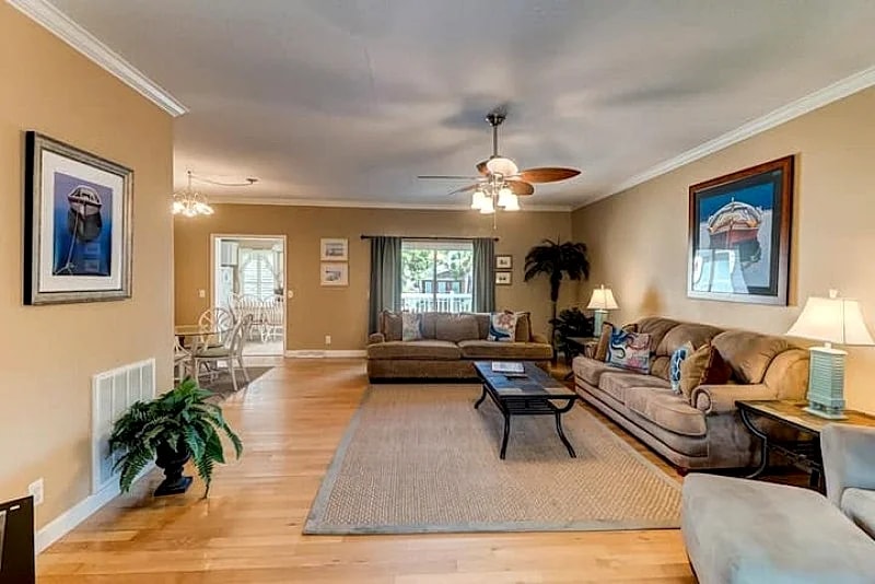 Palms II- Large Southern Beach Home with Game Room- Short Walk to Beach, Lot of Amenities in Folly Beach, South Carolina, United States — photo 2