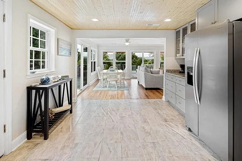 Casa Turquesa- New to Rental Market, New Furnishings - Steps to beach access! in Folly Beach, South Carolina, United States — photo 4