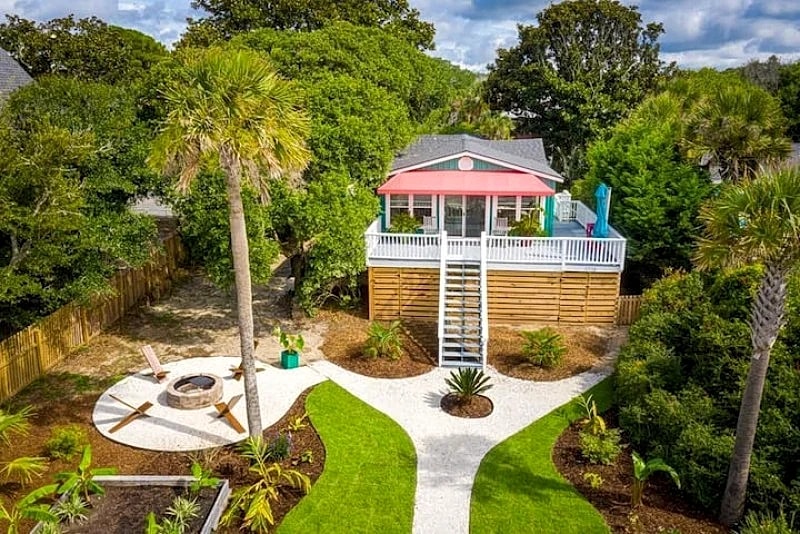 Casa Turquesa- New to Rental Market, New Furnishings - Steps to beach access! in Folly Beach, South Carolina, United States — photo 2