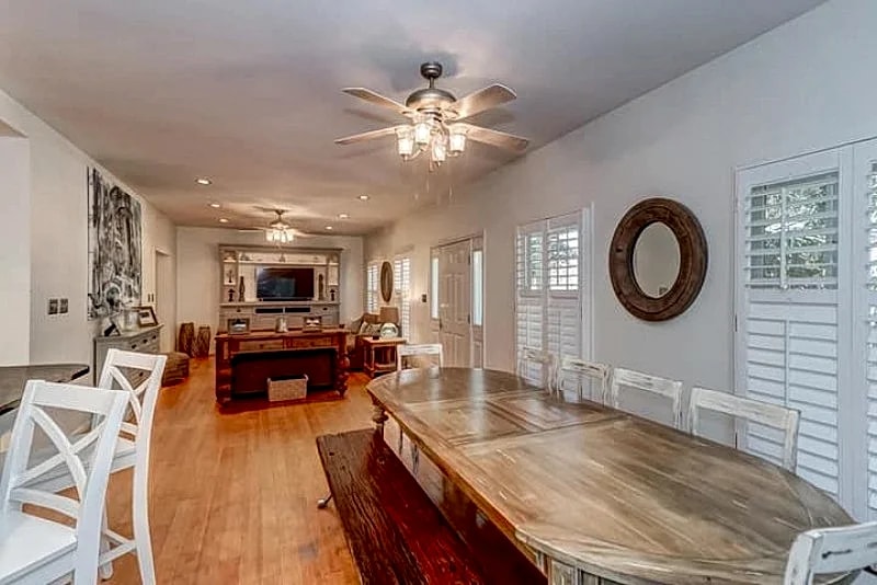 Beauty and the Beach- Luxury Furnishings, Screen Porch, Close to Downtown Folly, Loft/Game Room in Folly Beach, South Carolina, United States — photo 5