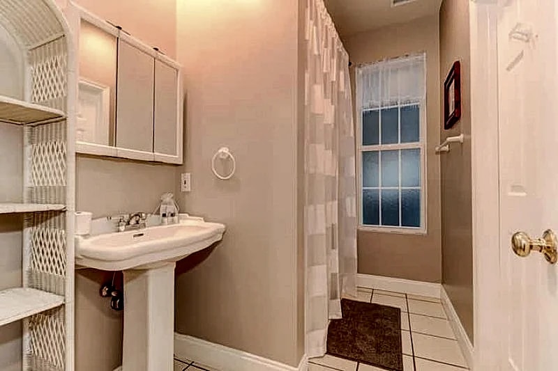 Beachwalk Villa 11- Walk to Beach & Downtown Area! Partial Ocean Views in Folly Beach, South Carolina, United States — photo 4