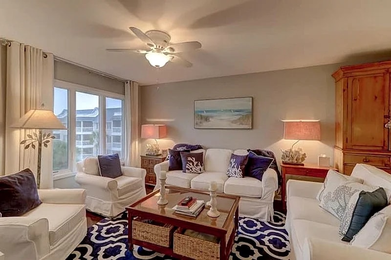 Ocean Views Abound! Large Screen Porch in Isle Of Palms, South Carolina, United States — photo 2