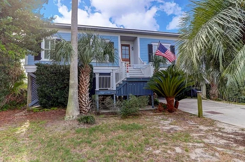 513 East Arctic- Oceanfront Rental! Large Porch & Open Floor Plan, Close to Town
