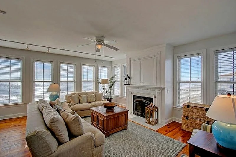 Bliss 2- Premier Folly Beach! Oceanfront w/Rooftop Deck & Event Home. Private Beach Access in Folly Beach, South Carolina, United States — photo 4