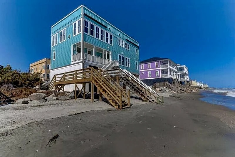 Bliss 2- Premier Folly Beach! Oceanfront w/Rooftop Deck & Event Home. Private Beach Access