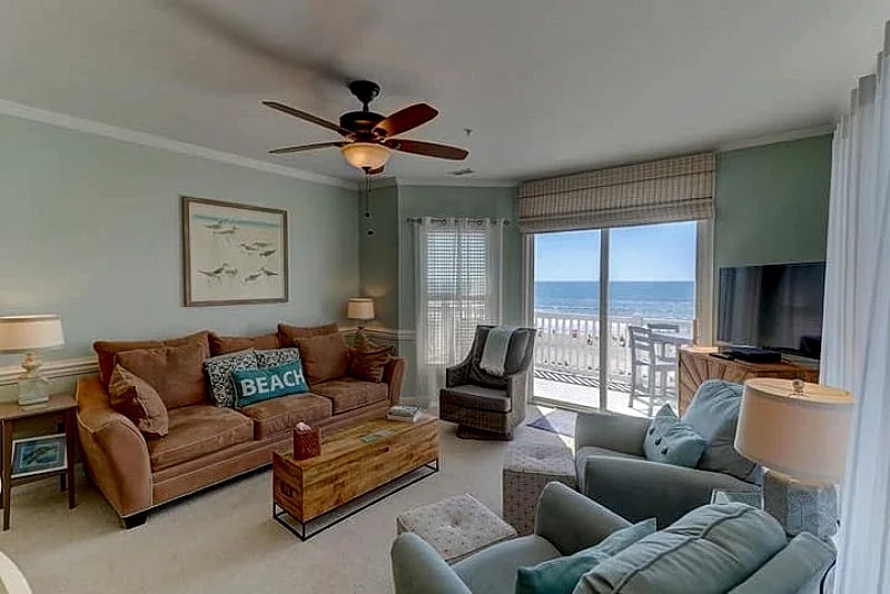 Seaside Villa 302- Top Floor Oceanfront Condo - View of Folly Beach Pier! in Folly Beach, South Carolina, United States — photo 5