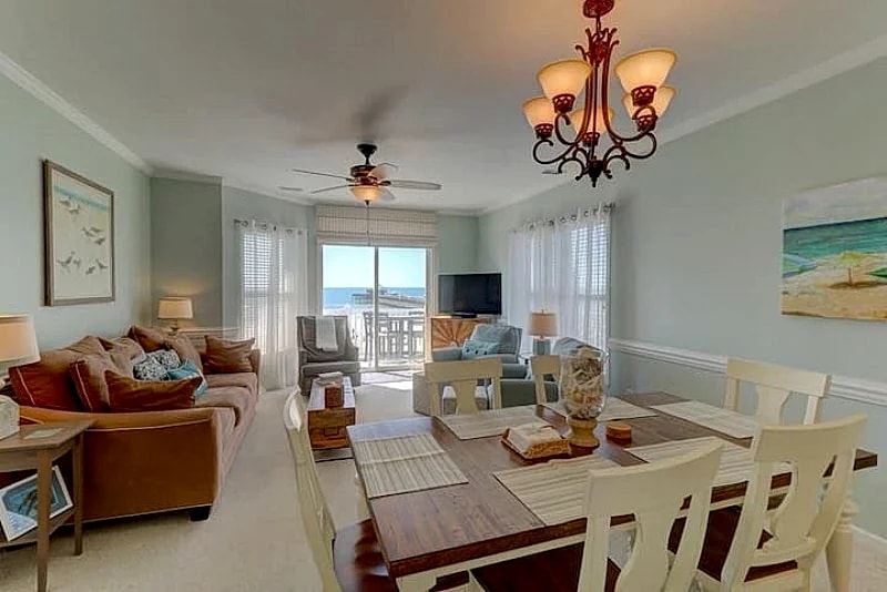Seaside Villa 302- Top Floor Oceanfront Condo - View of Folly Beach Pier! in Folly Beach, South Carolina, United States — photo 4