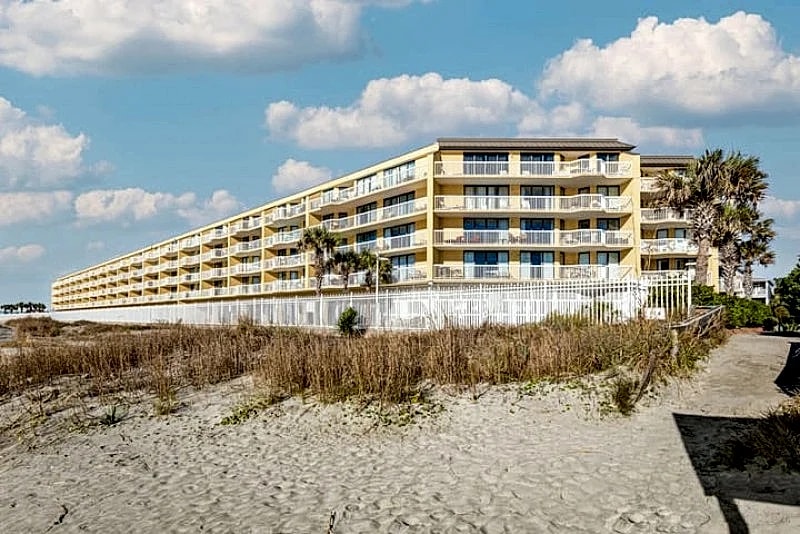 Charleston Oceanfront Villa 114 - By The Sea- Oceanfront Condo - Walk To Shops & Restaurants in Folly Beach, South Carolina, United States — photo 3