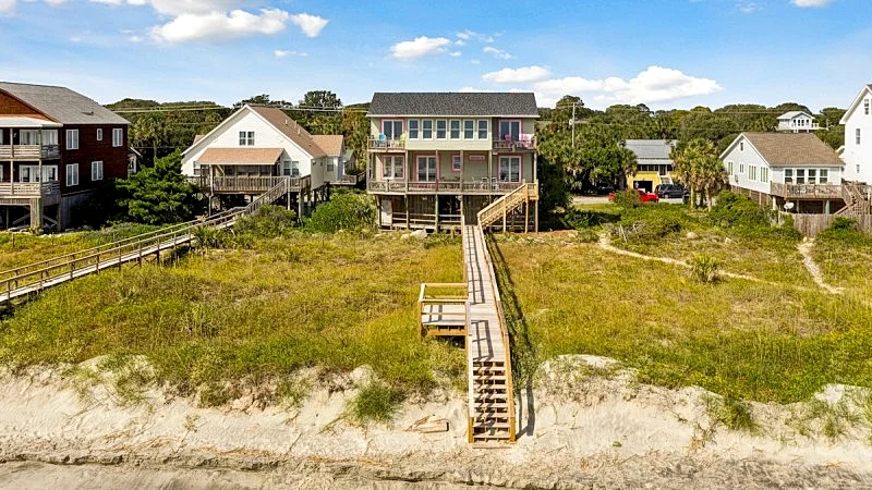 Large Oceanfront Home - Multiple Ocean View Decks & 2 Living Areas