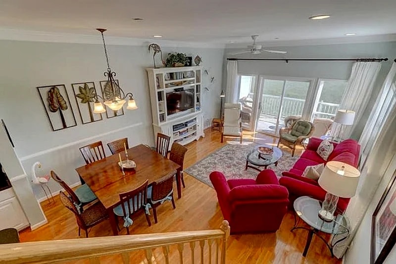 120 Waters Edge - River Rest- Charleston Charm w/community pool access, easy walk to beach, 2 blocks from Center St. in Folly Beach, South Carolina, United States — photo 2