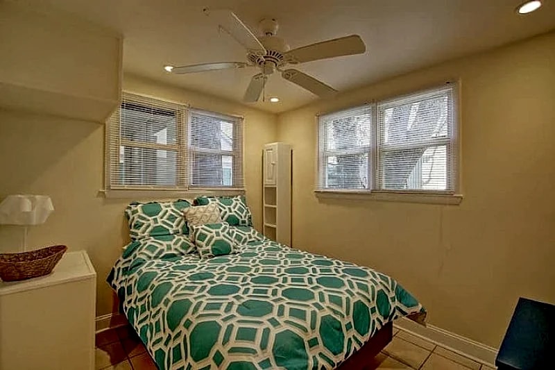 710-B East Arctic- Beach Access Across Street! Apartment of Awesome Triplex in Folly Beach, South Carolina, United States — photo 2