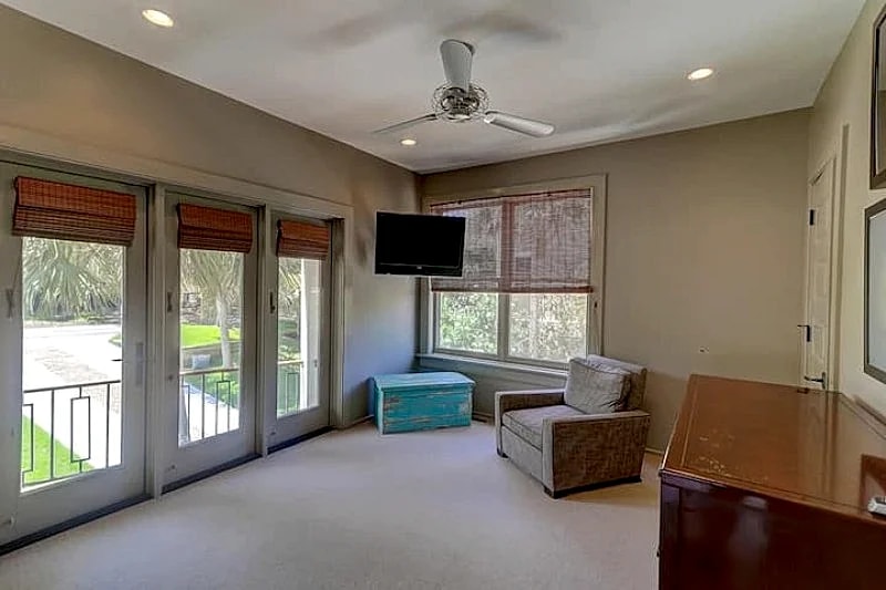 Modern Beach House with 360 Degree Views of Ocean & Intracoastal Waterway. Private Pool, Elevator, Roof Top Deck. in Isle Of Palms, South Carolina, United States — photo 3