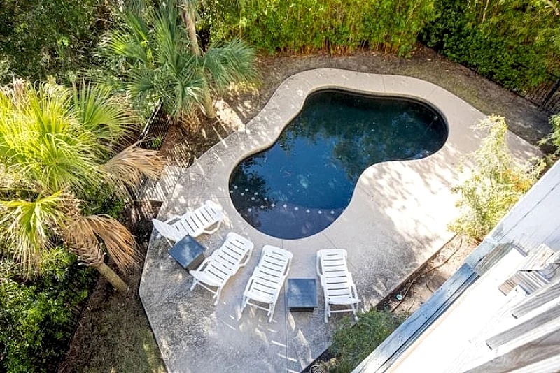 Sweet Carolina- Private Pool, Luxury Accommodations! Short Walk to Beach in Folly Beach, South Carolina, United States — photo 2