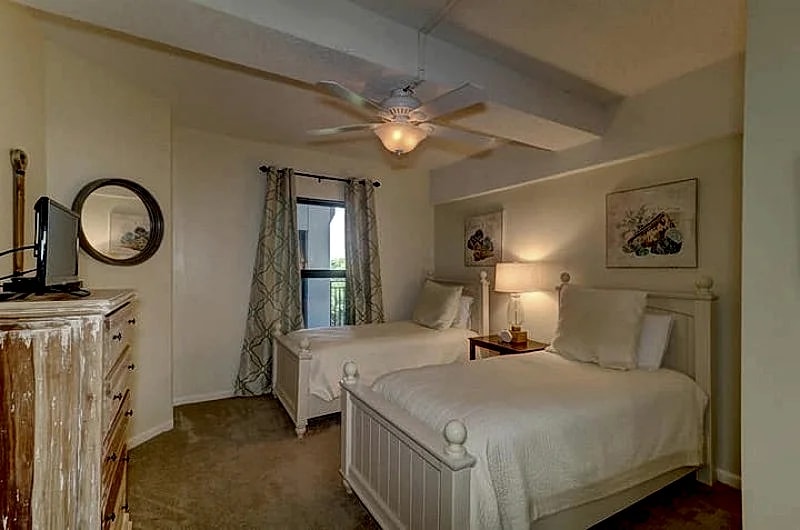 Amazing Penthouse Ocean Front overlooking Pool! $250 Vayk Gear Credit! in Isle Of Palms, South Carolina, United States — photo 3
