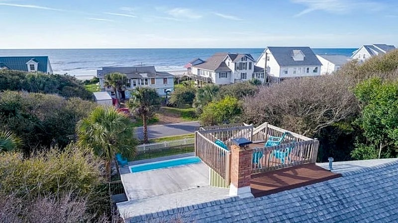 Surf N Turf- Private Pool & Multi-Level Decks w/Screened in Porch! Beach Access Across Street
