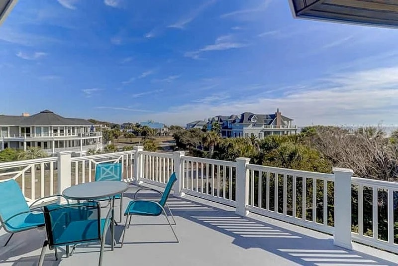 Stunning Beach House, Fully Renovated, Private Pool, Theater Room, Steps from the Beach. in Isle Of Palms, South Carolina, United States — photo 4