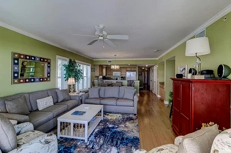 Luxury Oceanfront Condo: 4 bedroom, 4 bathroom, steps to beach & pool in Isle Of Palms, South Carolina, United States — photo 5