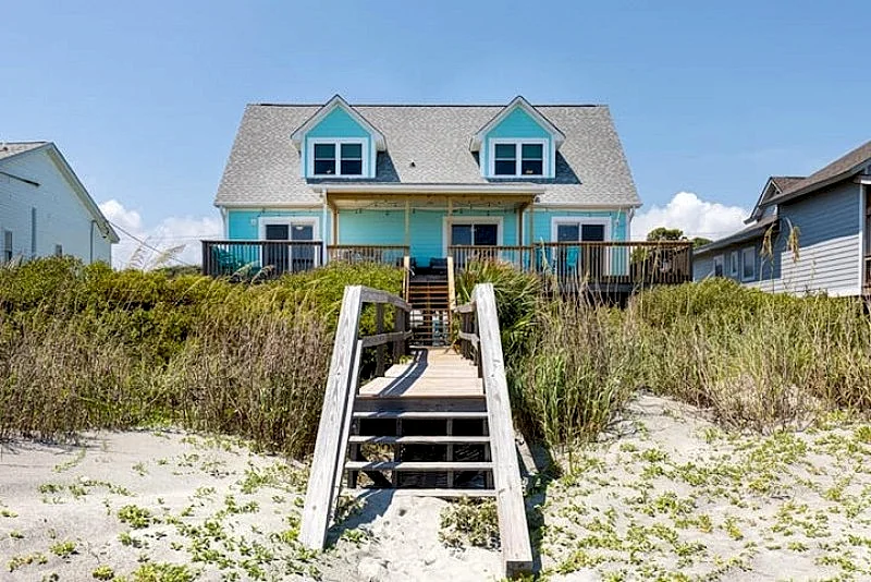 No Egrets- Oceanfront Luxury Home with Large Deck & Direct Beach Access