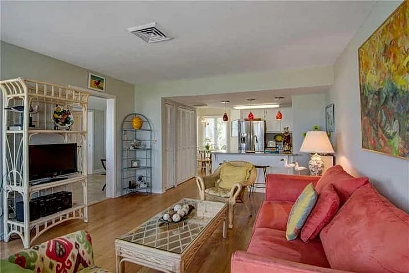 Direct Beachfront. Incredible Oceanfront Views! Elevator Access. in Isle Of Palms, South Carolina, United States — photo 5