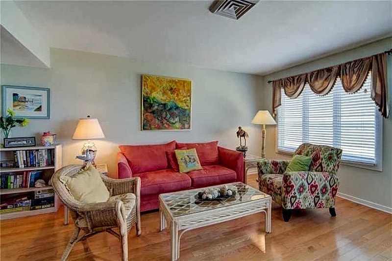Direct Beachfront. Incredible Oceanfront Views! Elevator Access. in Isle Of Palms, South Carolina, United States — photo 3