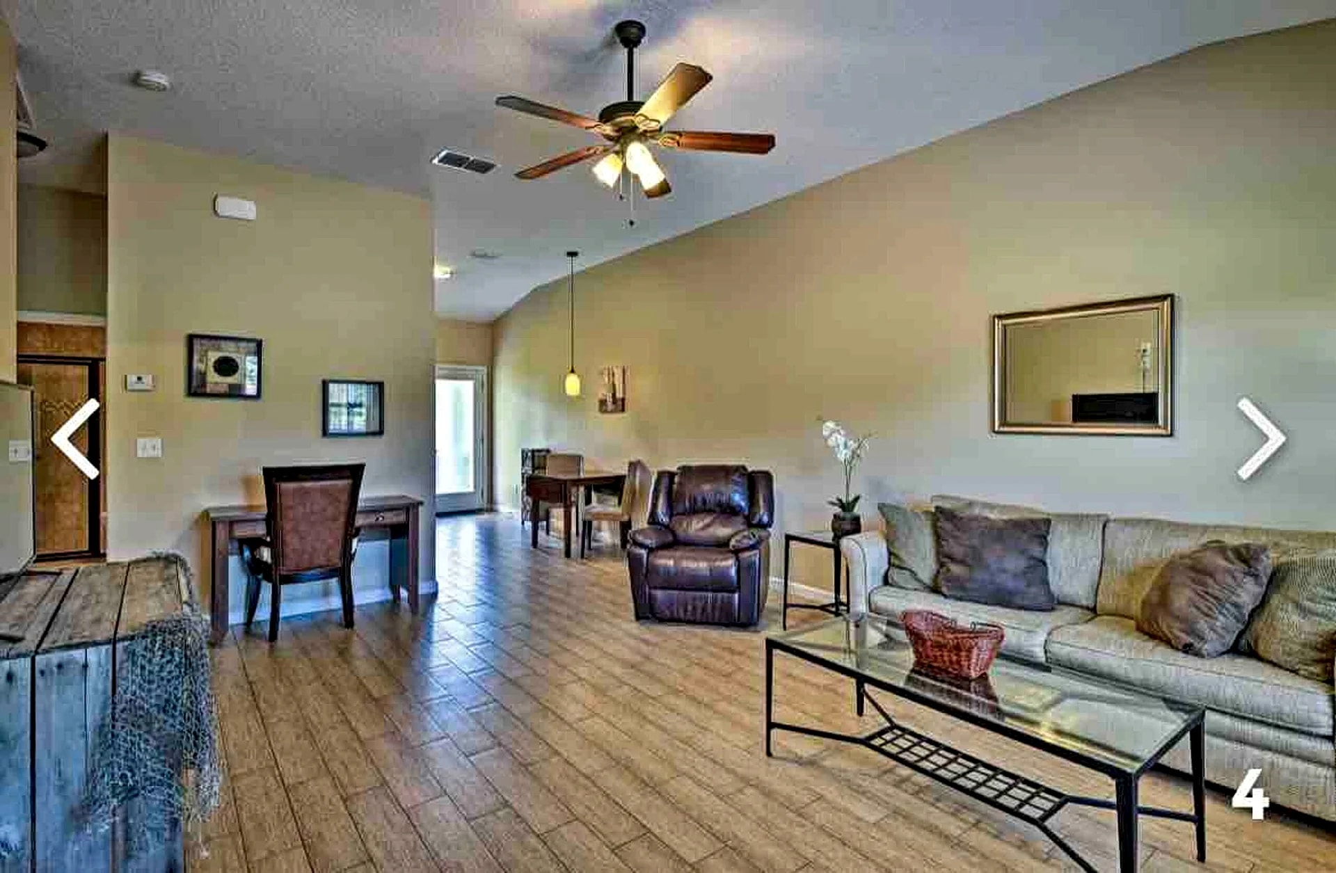 106A Blue 🏝 Retreat Overlooking Pond! in Palatka, Florida, United States — photo 2