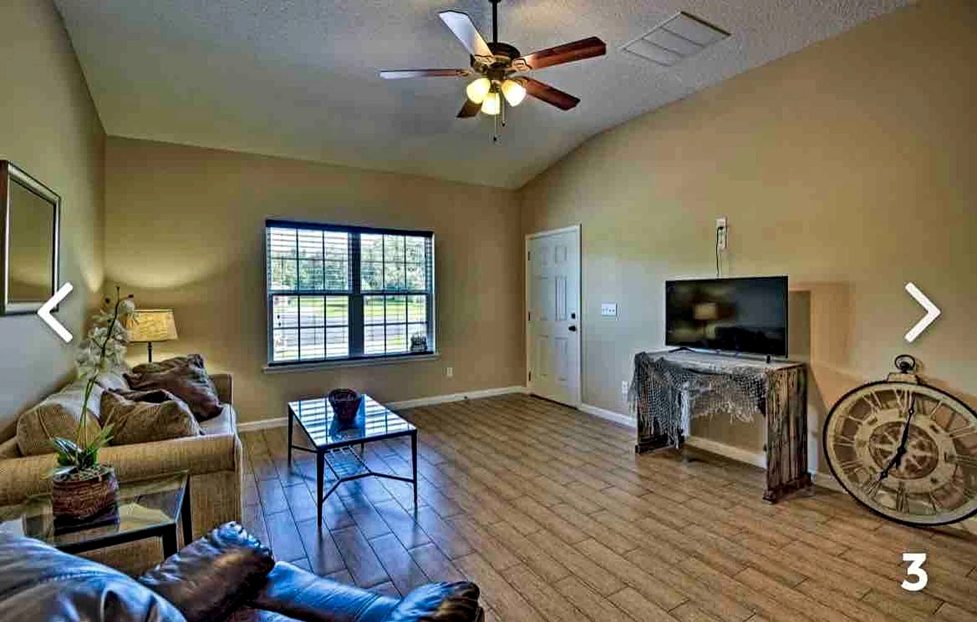 106A Blue 🏝 Retreat Overlooking Pond! in Palatka, Florida, United States — photo 3