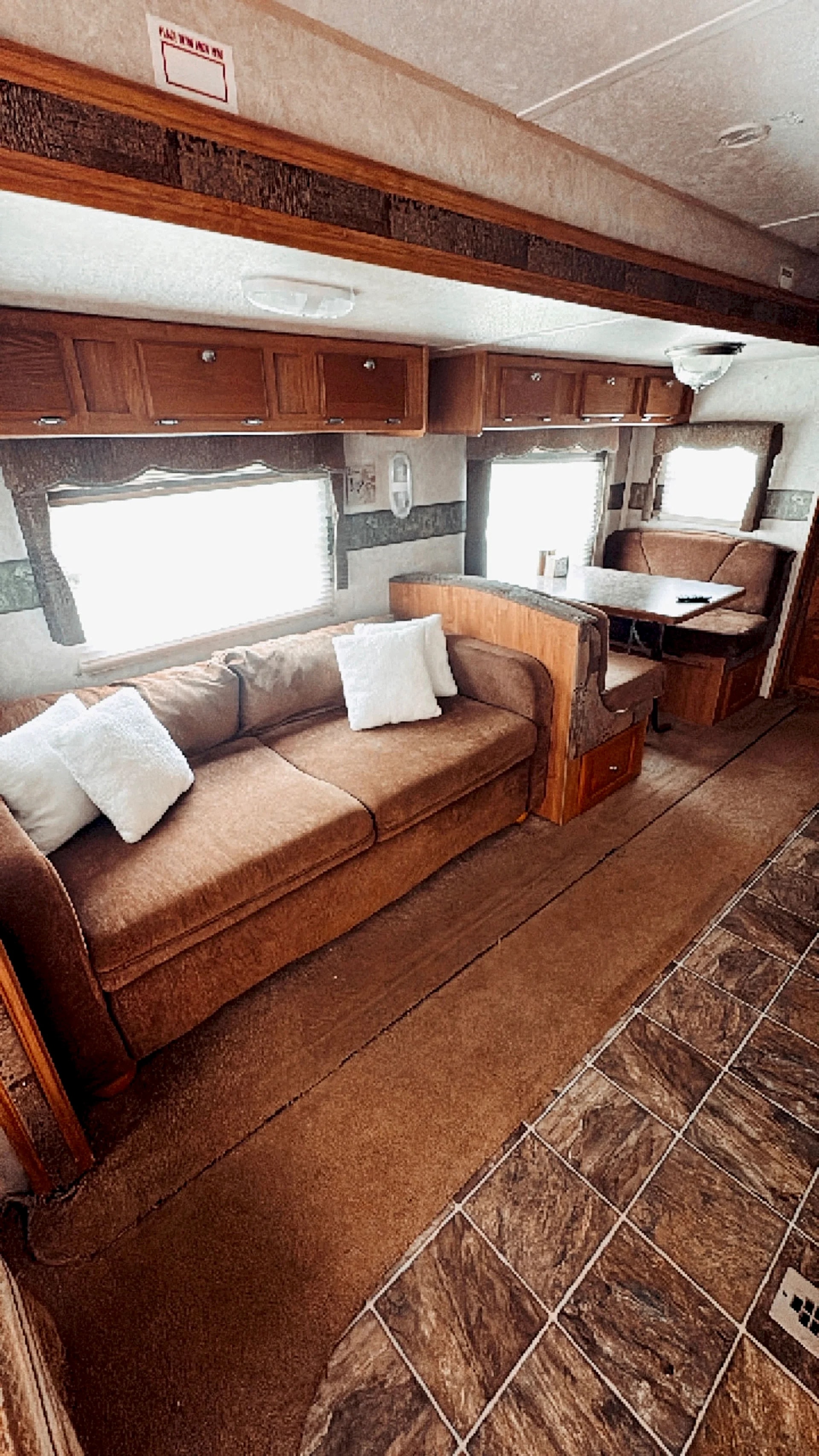 Delightful RV Nice Area 1 Bedroom Sleeps 2 in Palatka, Florida, United States — photo 3