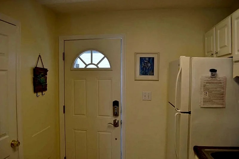 Ocean Block Condo, Steps from the Beach, Balcony, Linens, Paper Goods, Beach Items - UNIT 2 in Ocean City, Maryland, United States — photo 3