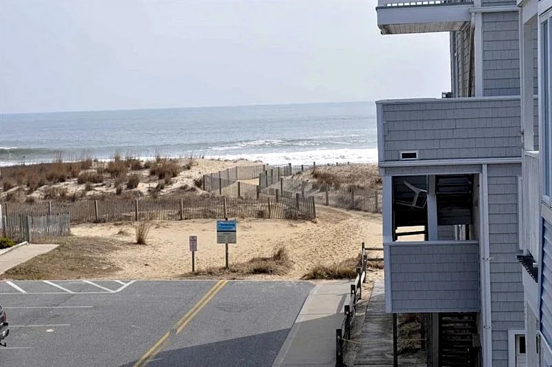 Ocean Block Condo, Steps from the Beach, Balcony, Linens, Paper Goods, Beach Items - UNIT 2 in Ocean City, Maryland, United States — photo 2