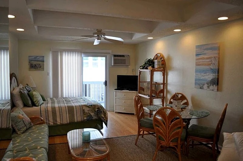 Ocean Block Condo, Steps from the Beach, Balcony, Linens, Paper Goods, Beach Items - UNIT 3 in Ocean City, Maryland, United States — photo 3