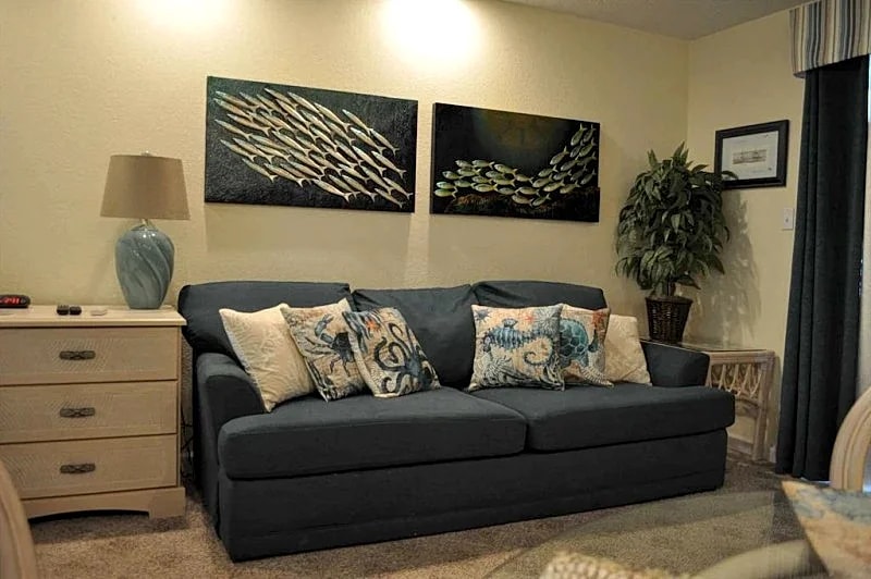 Ocean Block Condo, Steps from the Beach, Balcony, Linens, Paper Goods, Beach Items - UNIT 4
