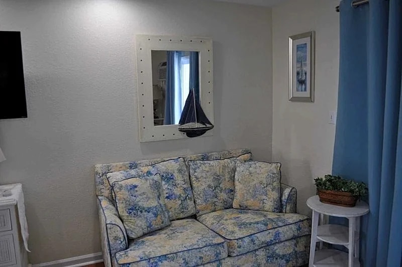 Ocean Block Condo, Steps from the Beach, Balcony, Linens, Paper Goods, Beach Items - UNIT 5 in Ocean City, Maryland, United States — photo 2