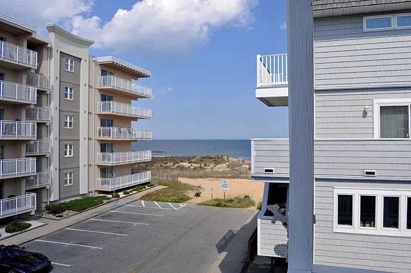 Ocean View Studio Condo, Steps from the Beach, Balcony, Linens, Paper Goods, Beach Items - Unit 7