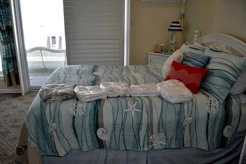 Ocean View Studio Condo, Steps from the Beach, Balcony, Linens, Paper Goods, Beach Items - Unit 7 in Ocean City, Maryland, United States — photo 5
