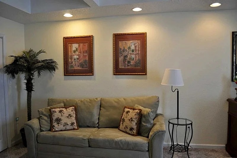 Ocean Block Condo, Steps from the Beach, Balcony, Linens, Paper Goods, Beach Items - UNIT 8