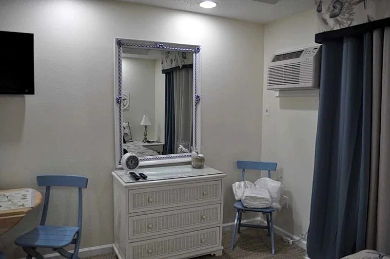 Ocean Block Condo, Steps from the Beach, Balcony, Linens, Paper Goods, Beach Items - UNIT 9 in Ocean City, Maryland, United States — photo 5