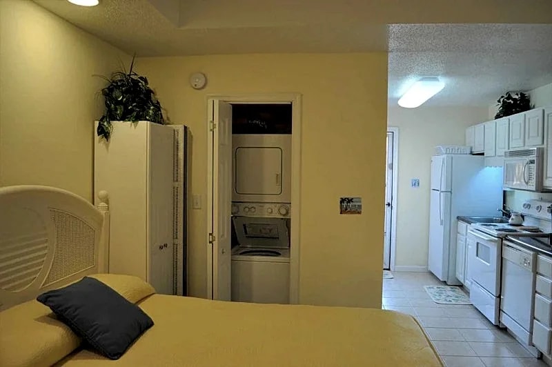 Ocean Block Condo, Steps from the Beach, Balcony, Linens, Paper Goods, Beach Items - UNIT 11 in Ocean City, Maryland, United States — photo 5